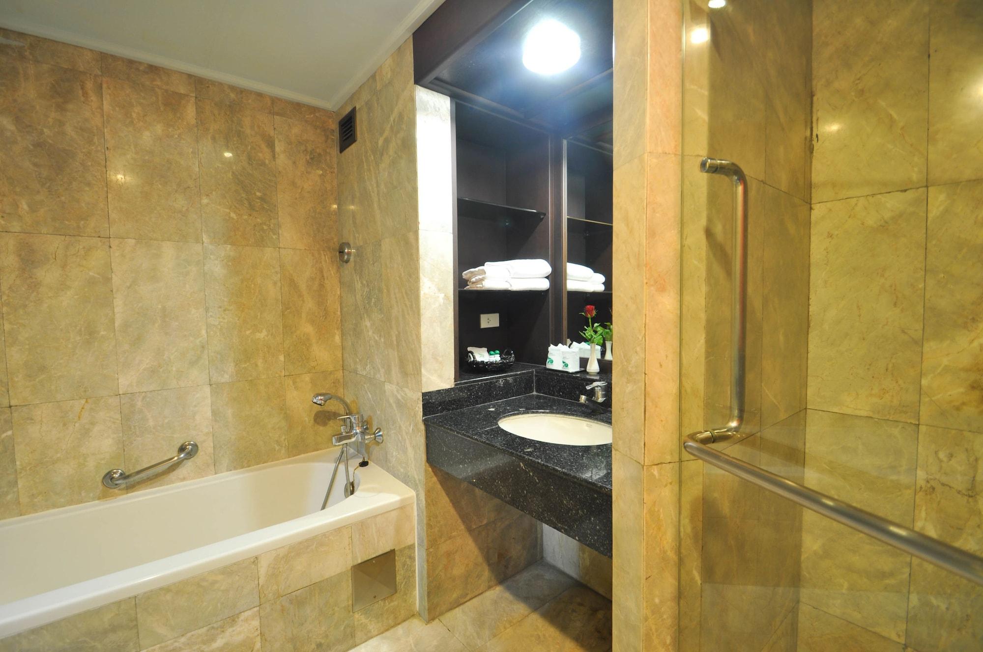 Bp Grand Suite Hotel Hat Yai Exteriör bild