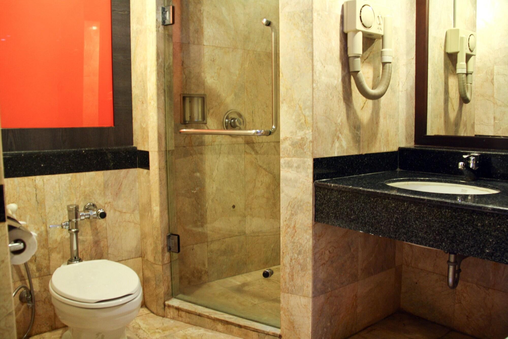 Bp Grand Suite Hotel Hat Yai Exteriör bild